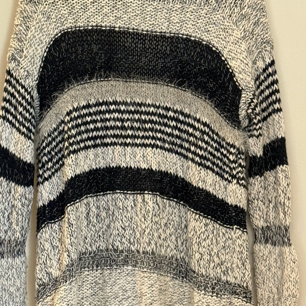 Abercrombie & Fitch Black and Gray Striped Cardigan - Picture 5 of 5